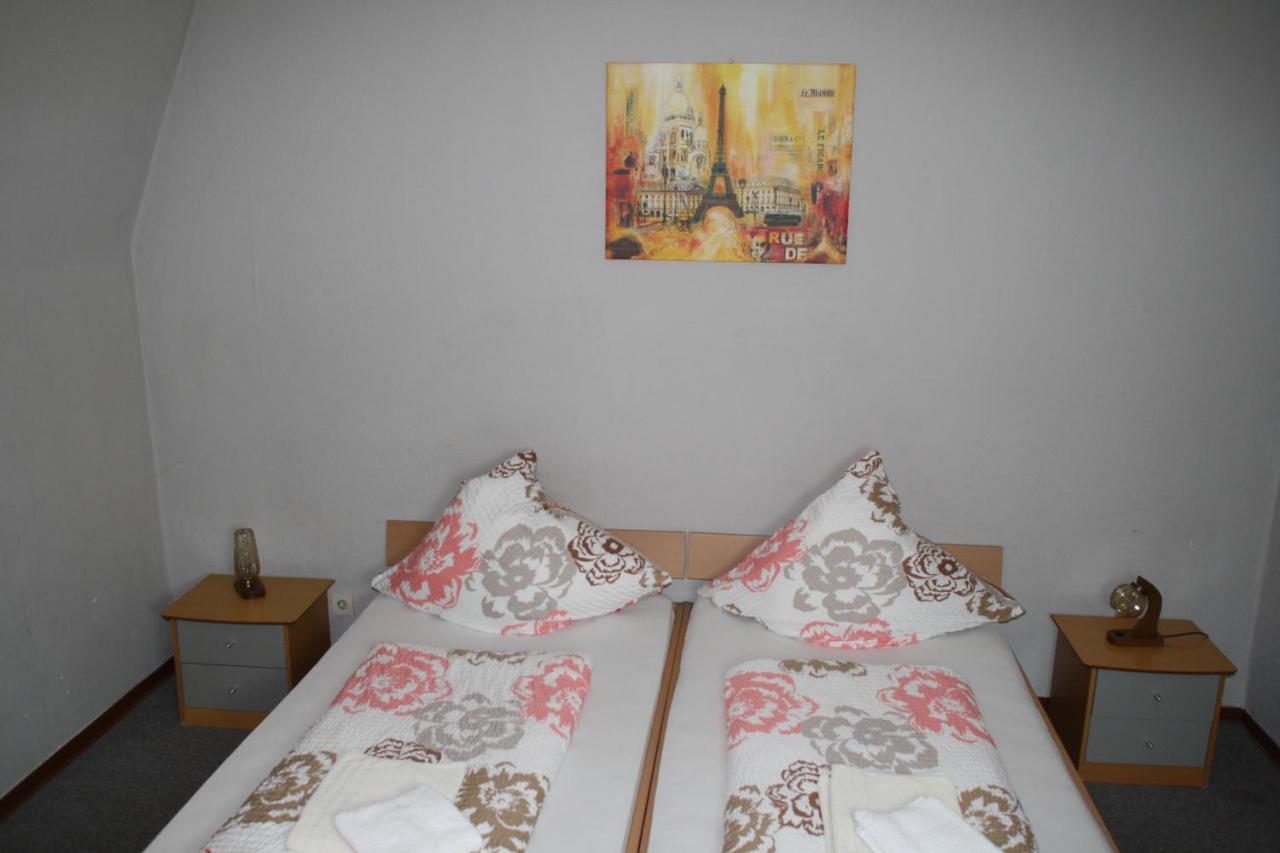 Hotel Restaurant Balkan Trier Exteriör bild